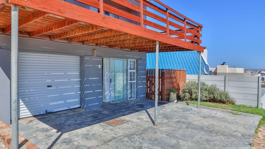 6 Bedroom Property for Sale in De Kelders Western Cape